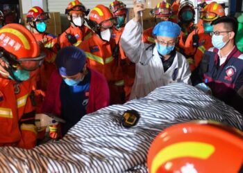 Çin’in Changsha şehrinde çöken binanın enkazından dokuzuncu kişi kurtarıldı