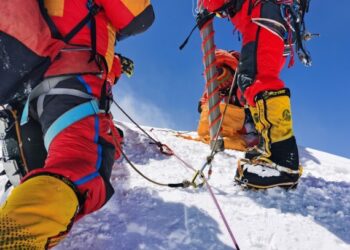 Everest Dağı’ndaki görünmez hazinenin peşinde