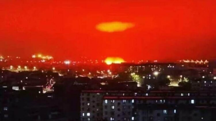 Çin’de gökyüzü kızıla boyandı, halk panik oldu