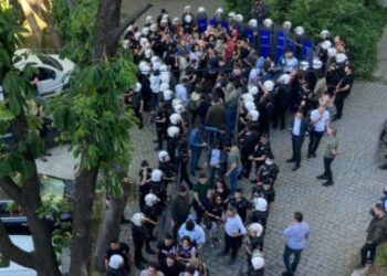 Boğaziçi’nde polis müdahalesi… Öğrenciler gözaltına alındı