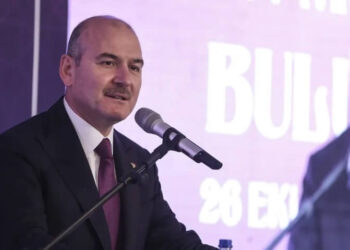 Süleyman Soylu, şampiyonluk kutlamalarında protesto edildi