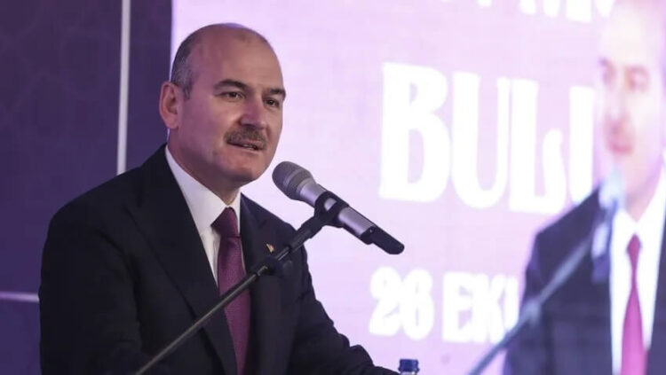 Süleyman Soylu, şampiyonluk kutlamalarında protesto edildi