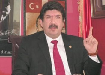 Eski MHP’li vekil abisine kurşun yağdırdı