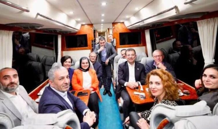 CHP’de ‘Otobüs’ eleştirisi istifa getirdi