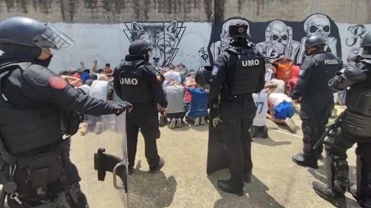 Hapishanedeki çete savaşı kanlı bitti: 43 ölü, 13 yaralı