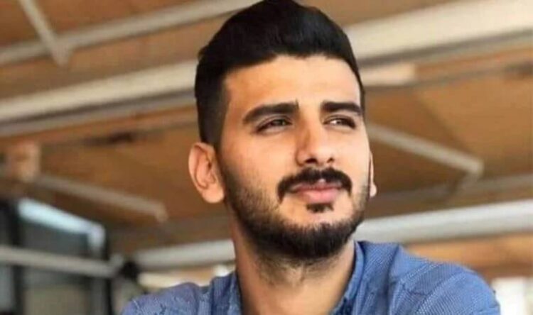 Cep telefonunu şarj etmek isterken akıma kapılıp öldü