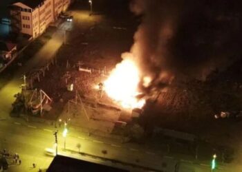 Lunaparkta korku dolu anlar: Alev alev yandı