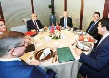 CHP’li Tanal’dan ‘altılı masaya’ hakaret eden muhtara tepki