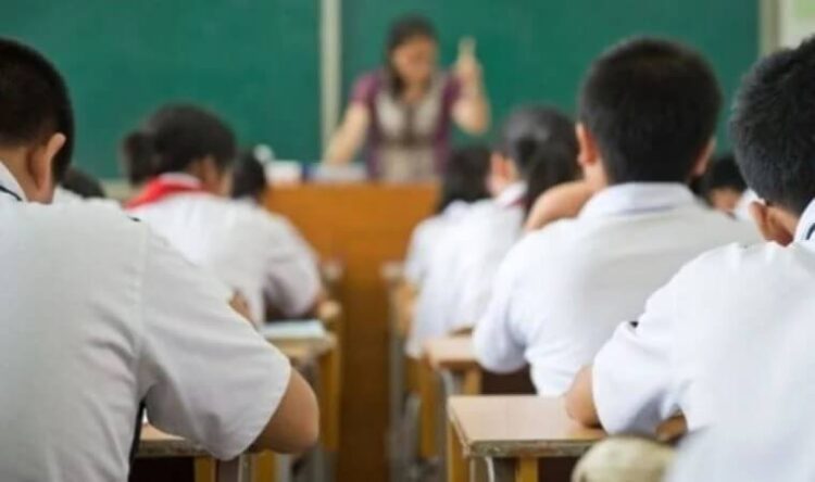 ‘Erdoğan’a hakaret’ gerekçesiyle liselilere okullarından gözaltı