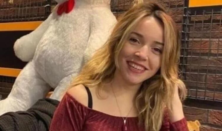 Odasının camını silen kadının acı sonu