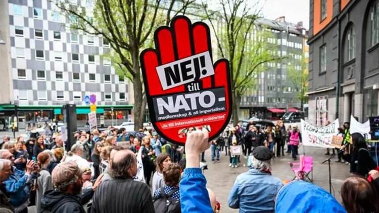 İsveç ve Finlandiyalı komünistler: NATO’ya katılmak savaş riskini artıracak