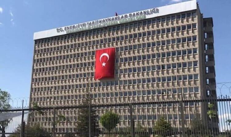 5 koltuklu bakan yardımcısı! ‘Süpermen olsa 5 görevi birden yapamaz’