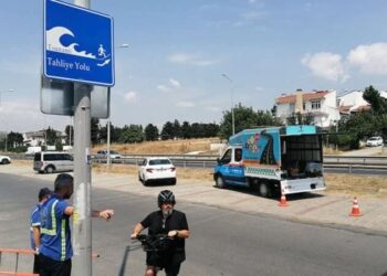 İBB harekete geçti: Sahillere tsunami uyarı tabelaları
