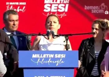 Gezi aileleri kürsüden seslendi: ‘Her yer Taksim her yer direniş!’
