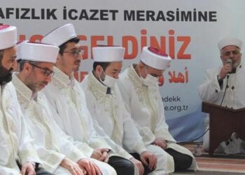 Atatürk’ü hedef alan Demirkan, yine icazet töreninde