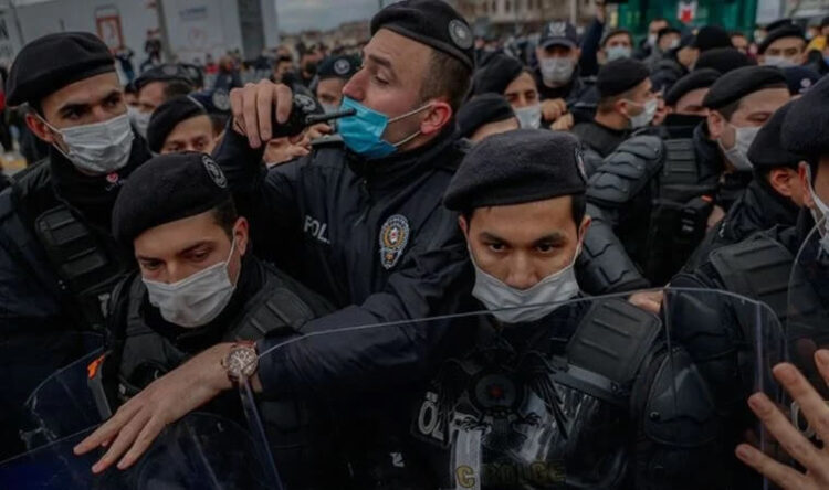Resmi Gazete’de yayımlandı: Gösteri yürüyüşü yönetmeliğinde değişiklik