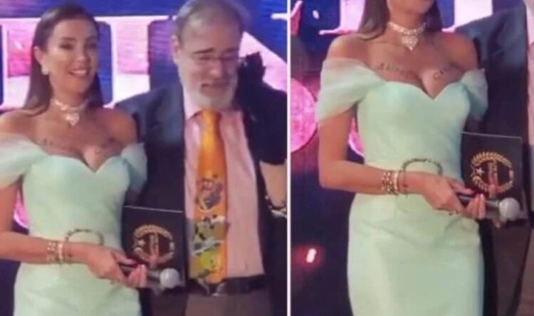 Özge Ulusoy’un göğsüne Ahmet Çakar yazıldı