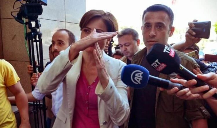 Kaftancıoğlu Silivri Ceza İnfaz Kurumu’na alkışlarla geldi