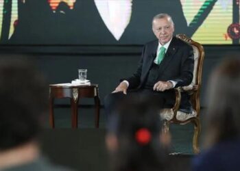 Erdoğan’dan sigara içenlere: ‘Aç, sefil geziyor ama geri durmuyor’