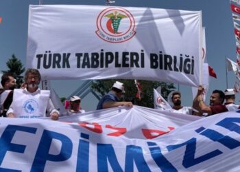 Sağlıkçılardan ‘Beyaz Miting’: “Fahrettin randevusuz bakar mısın”