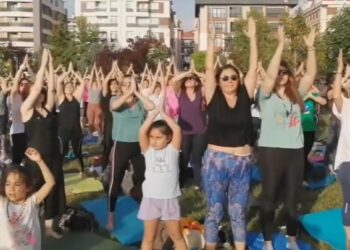 Eskişehir’deki yoga yasağı kadınlar tarafından protesto edildi