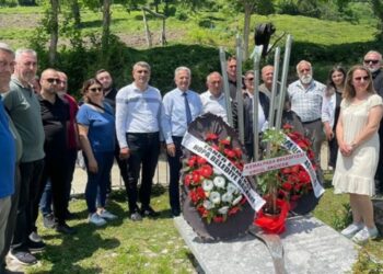 Metin Lokumcu mezarı başında anıldı