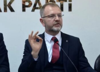 AKP’li başkan bayramlaşmada istifa etti