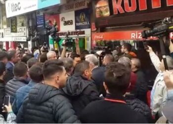 İmamoğlu Rize’de sloganlarla karşılandı
