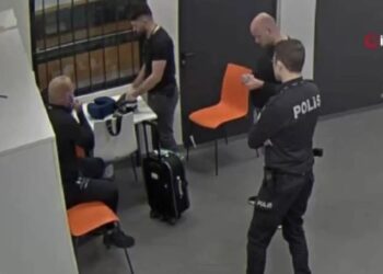 İngiltere’de kırmızı bültenle aranan şahıs İstanbul’da yakalandı