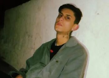 Sahilde fotoğraf çektirirken Boğaz’a düşen genç kayboldu
