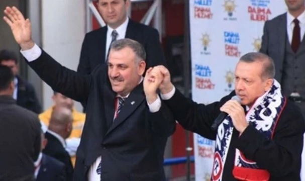 AKP’li başkandan ‘alkol’ açıklaması: ‘Özgür bir ülkede yaşıyoruz’