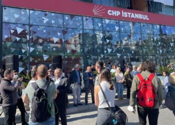 Kılıçdaroğlu çağrı yapmıştı; CHP’li vekiller İstanbul İl Başkanlığı’nda