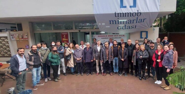 ‘Adalet nöbeti’ devam ediyor