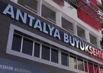 Antalya’da ASAT işçileri iş bıraktı: Geçinemiyoruz!
