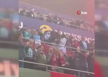 Şampiyonluk sonrası Berat Albayrak gözyaşlarını tutamadı