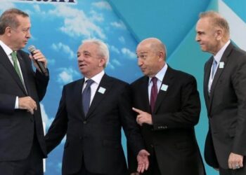 CHP’li Özel: Beşli Çete elindeki havalimanını satıp parayı yurtdışına kaçırmak istiyor