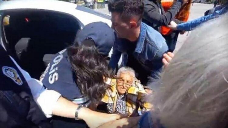 Soylu’ya ‘yargılanacaksın’ diyen Cumartesi Annesi gözaltına alındı