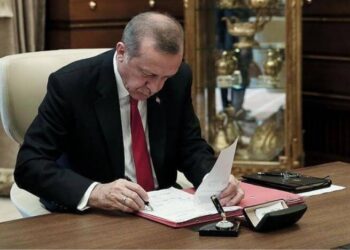 Erdoğan’ın görevden alma kararları Resmi Gazete’de