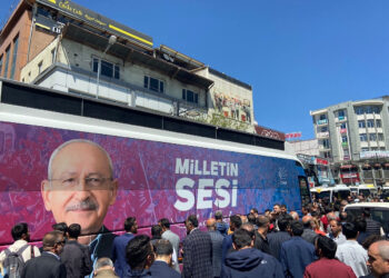 “Haritada yerimizi bulabilmişler. Biz de pusulada belki onların yerini buluruz”