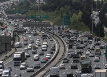 İstanbul Valiliğinden bugün için ‘toplu ulaşım araçları kullanılması’ önerisi