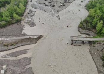 Sel felaketi yaşanan bölgede dereler yine taştı: 3 köprü ulaşıma kapatıldı