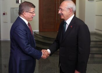 Davutoğlu’ndan CHP Genel Merkezi’nde Kılıçdaroğlu’na ziyaret