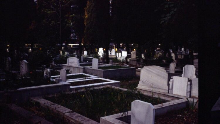 Bir zam da mezar yerlerine…  “Ölmek bile pahalı”