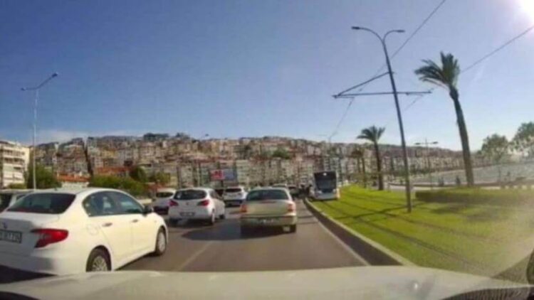 12 yaşındaki çocuk sahile gitmek isterken tramvayın altında kaldı
