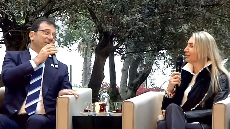 İmamoğlu çifti birlikte türkü söyledi