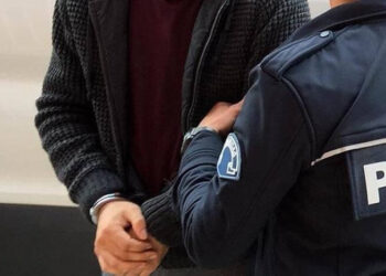 Çok sayıda gazeteciye ev baskınıyla gözaltı