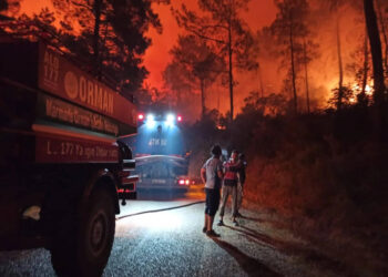 Marmaris’te ciğerlerimiz yanmaya devam ediyor! ‘Müdahaleler yetersiz’