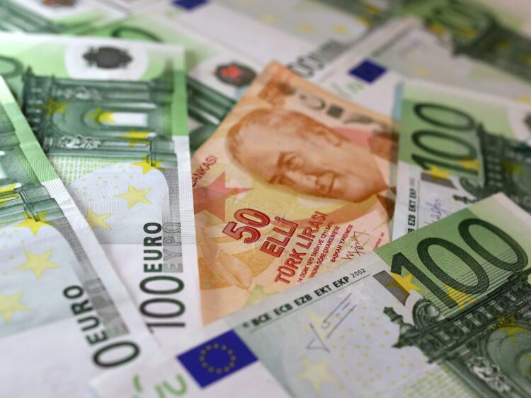 Euro erken saatlerde yılın yeni rekorunu kırdı