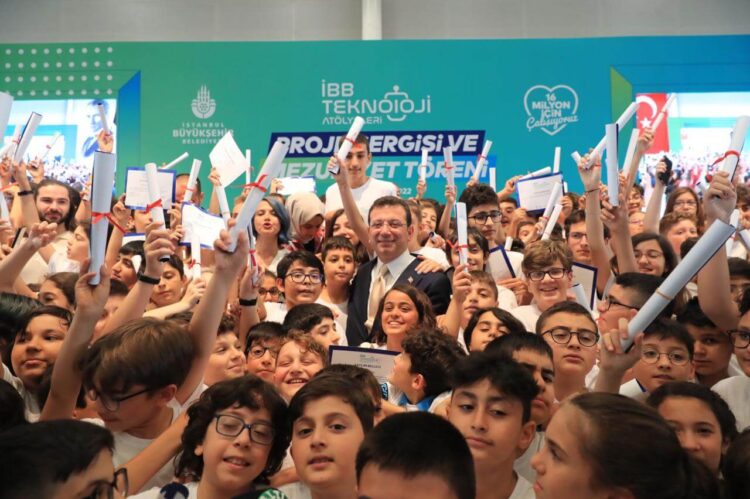 İBB’nin ‘genç mucitleri’ mezun oldu: ‘Dünyayı değiştirecek projeler olabilir…’