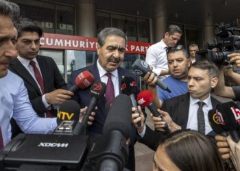 Kılıçdaroğlu, İYİ Partili Oral ile görüştü